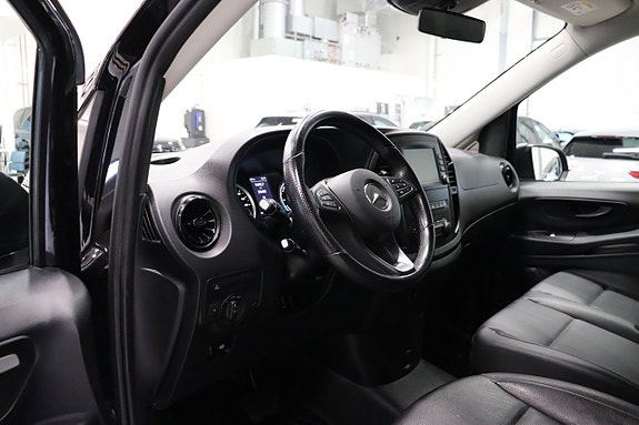 Mercedes-Benz eVito Tourer 13 of 27