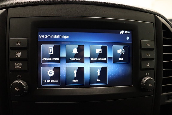 Mercedes-Benz eVito Tourer 27 of 27