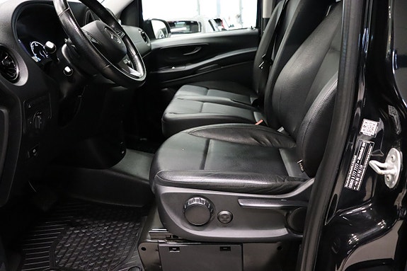 Mercedes-Benz eVito Tourer 15 of 27