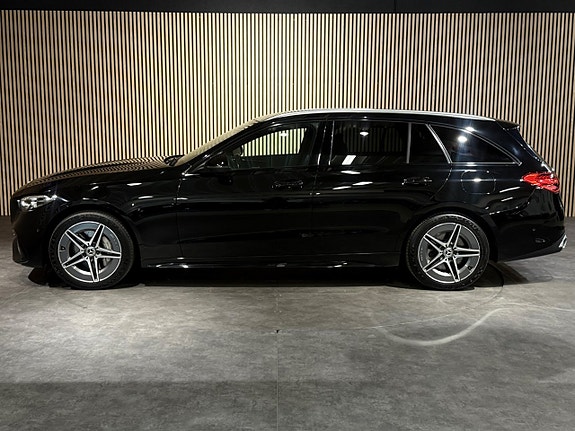 Mercedes-Benz C300 2 of 5