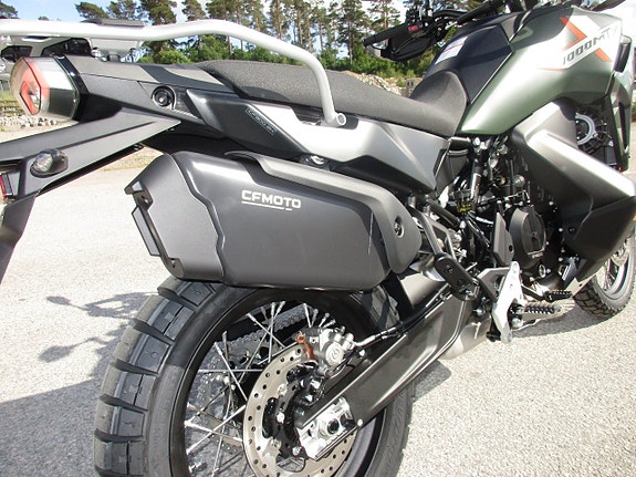 CFMOTO 1000 MT-X Low 3 of 5
