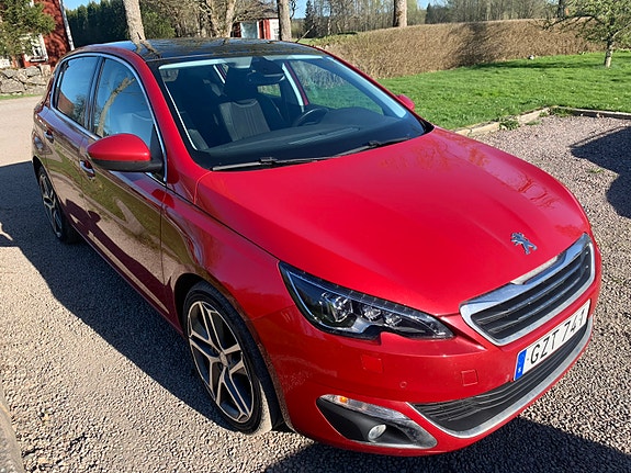 Peugeot 308 2 of 5