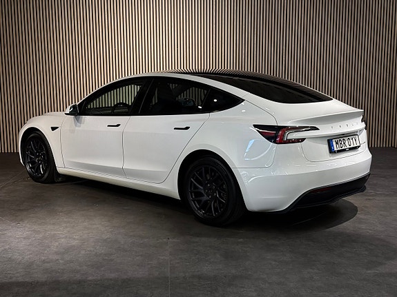 Tesla Model 3 3 of 5