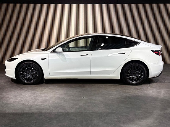 Tesla Model 3 2 of 5
