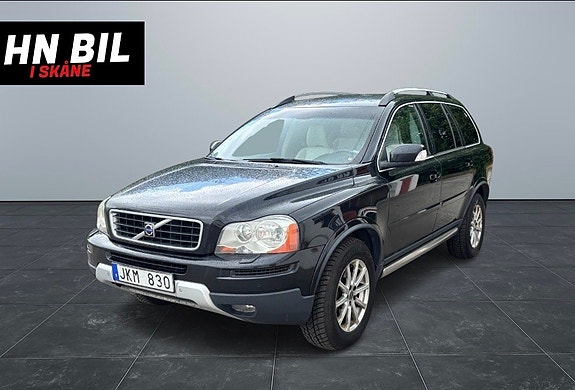 Volvo XC90 2 of 5