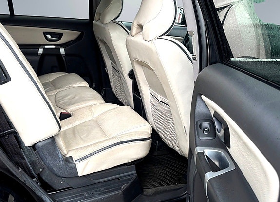 Volvo XC90 9 of 15