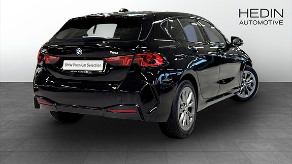 BMW 120 2 of 9