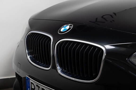 BMW 116d 3 of 5