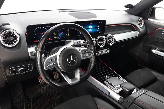 Mercedes-Benz GLB200 d 18 of 23