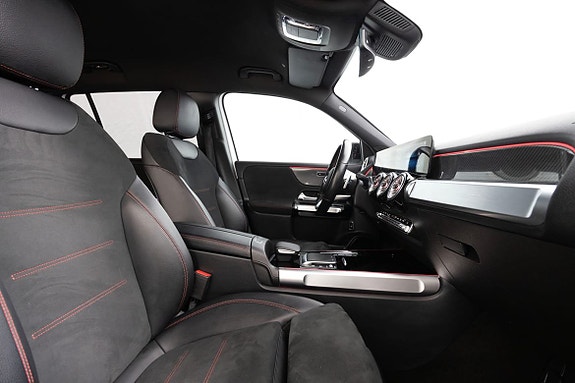 Mercedes-Benz GLB200 d 14 of 23