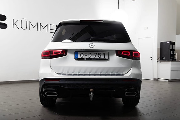 Mercedes-Benz GLB200 d 11 of 23