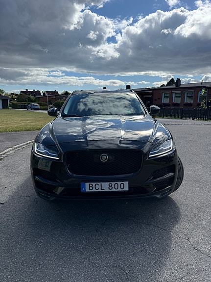 Jaguar F-PACE 3 of 10