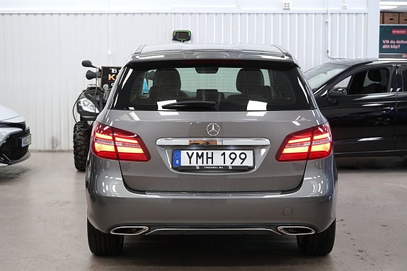 Mercedes-Benz B180 d 4 of 5