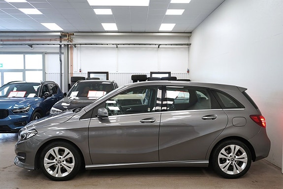 Mercedes-Benz B180 d 2 of 5