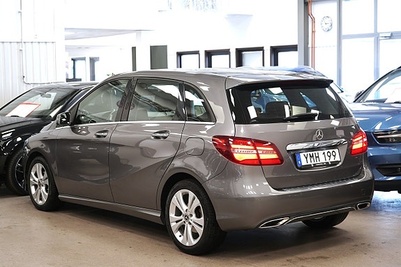 Mercedes-Benz B180 d 3 of 5