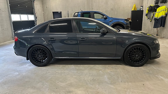 Audi A4 4 of 5