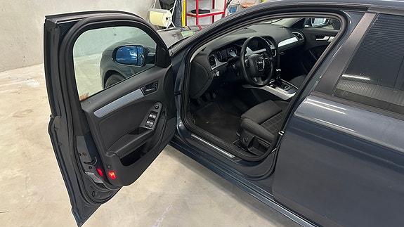 Audi A4 6 of 11