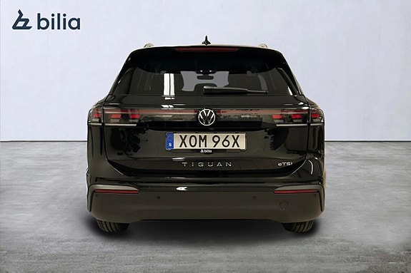 Volkswagen Tiguan 3 of 5