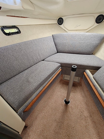 Bayliner 2355 Cierra V6 3 of 5