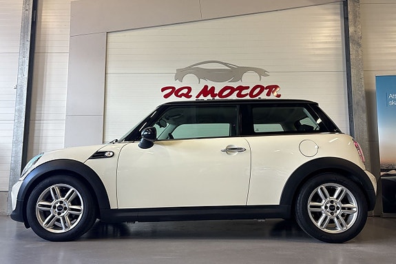 MINI Cooper 5 of 5