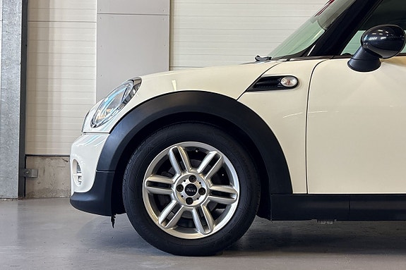 MINI Cooper 6 of 22