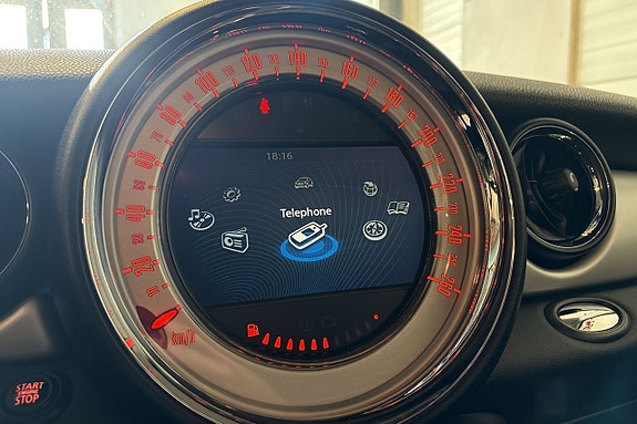 MINI Cooper 14 of 22