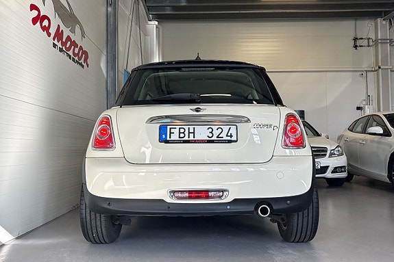 MINI Cooper 11 of 22