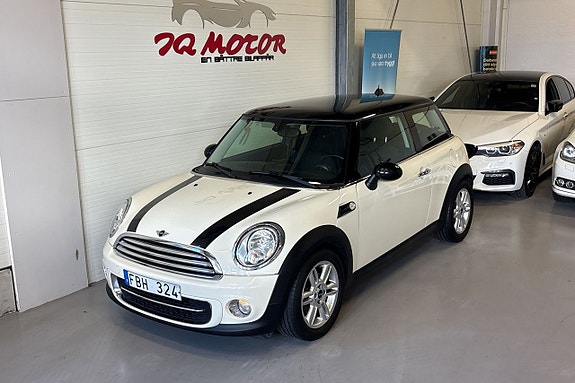 MINI Cooper 2 of 5