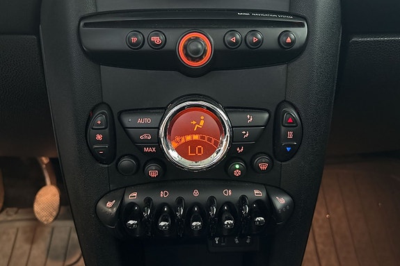 MINI Cooper 17 of 22