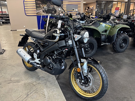 Yamaha XSR125 LEGACY - 318 mil 3 of 10