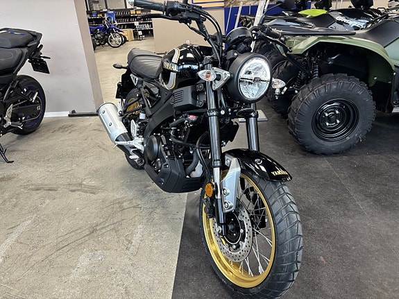 Yamaha XSR125 LEGACY - 318 mil 4 of 10