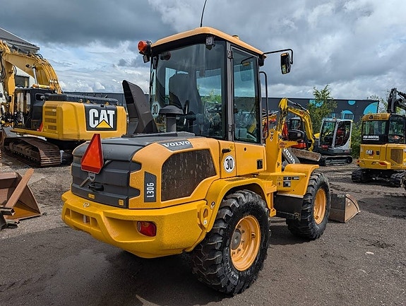 Volvo L30GS 2 of 9