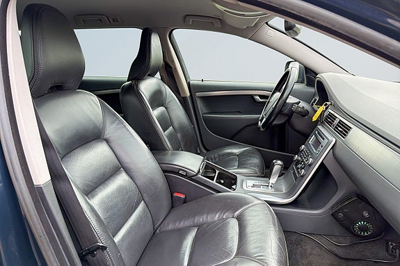 Volvo XC70 16 of 17