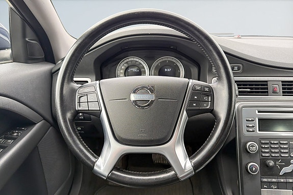 Volvo XC70 12 of 17