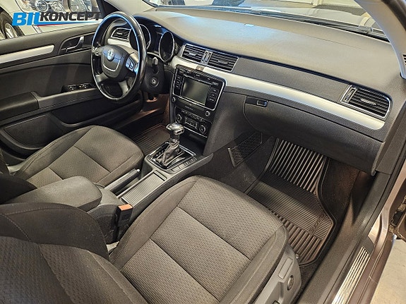 Skoda Superb 9 of 20