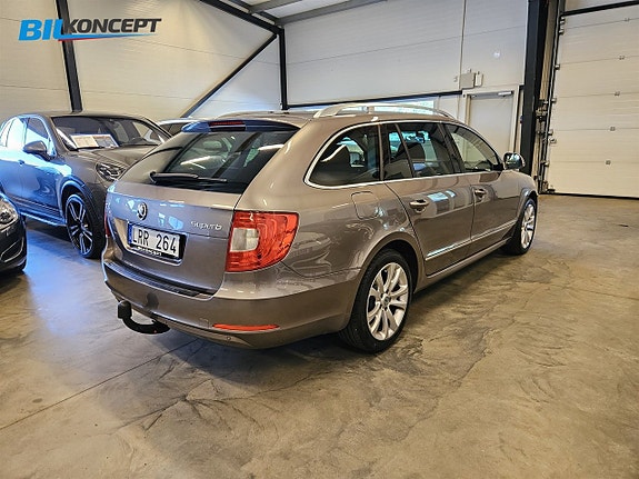 Skoda Superb 3 of 5