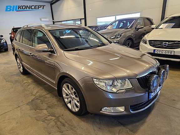 Skoda Superb 2 of 5