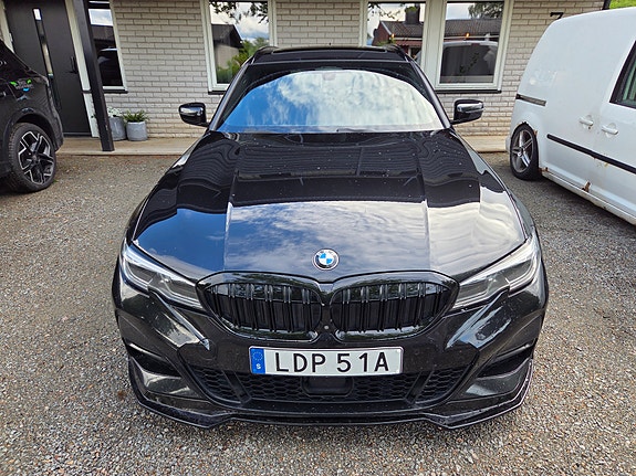 BMW 330d 6 of 17