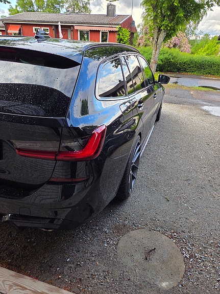 BMW 330d 5 of 5