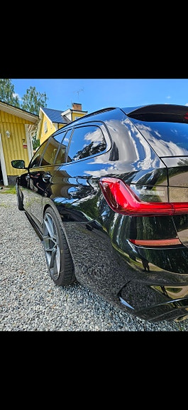 BMW 330d 16 of 17