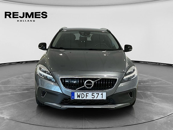 Volvo V40 Cross Country 9 of 14