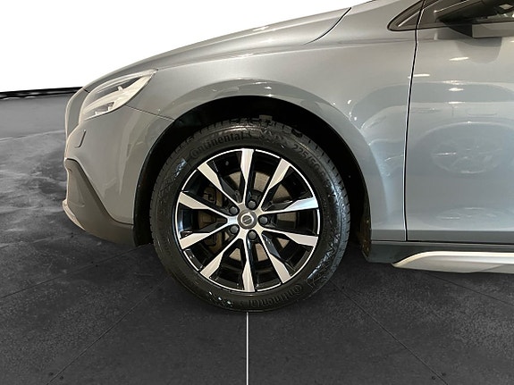 Volvo V40 Cross Country 10 of 14