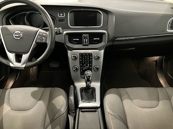 Volvo V40 Cross Country 13 of 14
