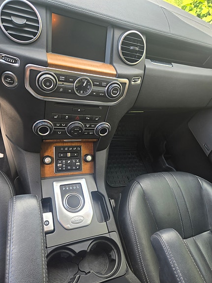 Land Rover Discovery 19 of 23