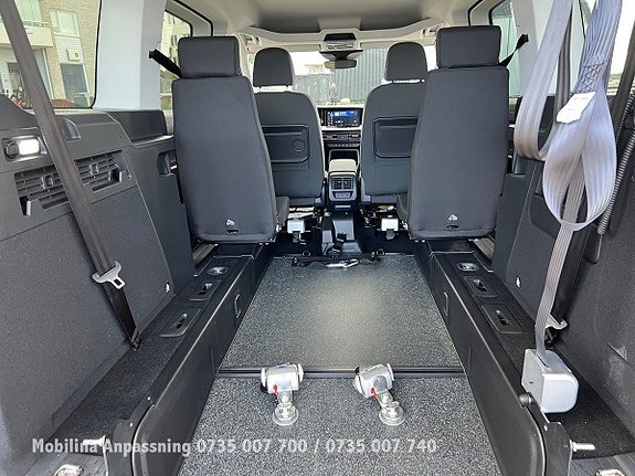 Ford Connect Tourneo 23 of 30