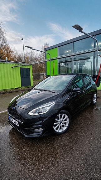 Ford Fiesta 2 of 5