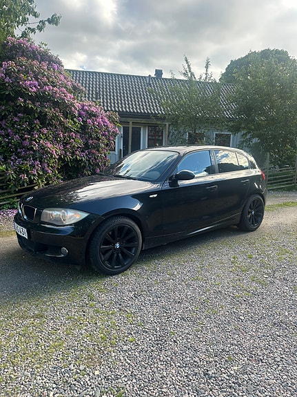 BMW 120d 3 of 5