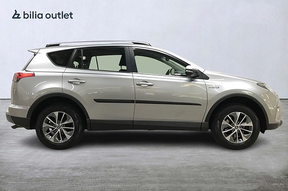 Toyota RAV4 5 of 5