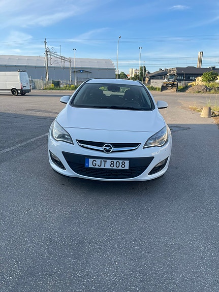 Opel Astra 2 of 5
