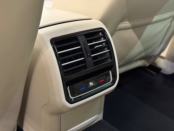 Volkswagen Passat 14 of 19